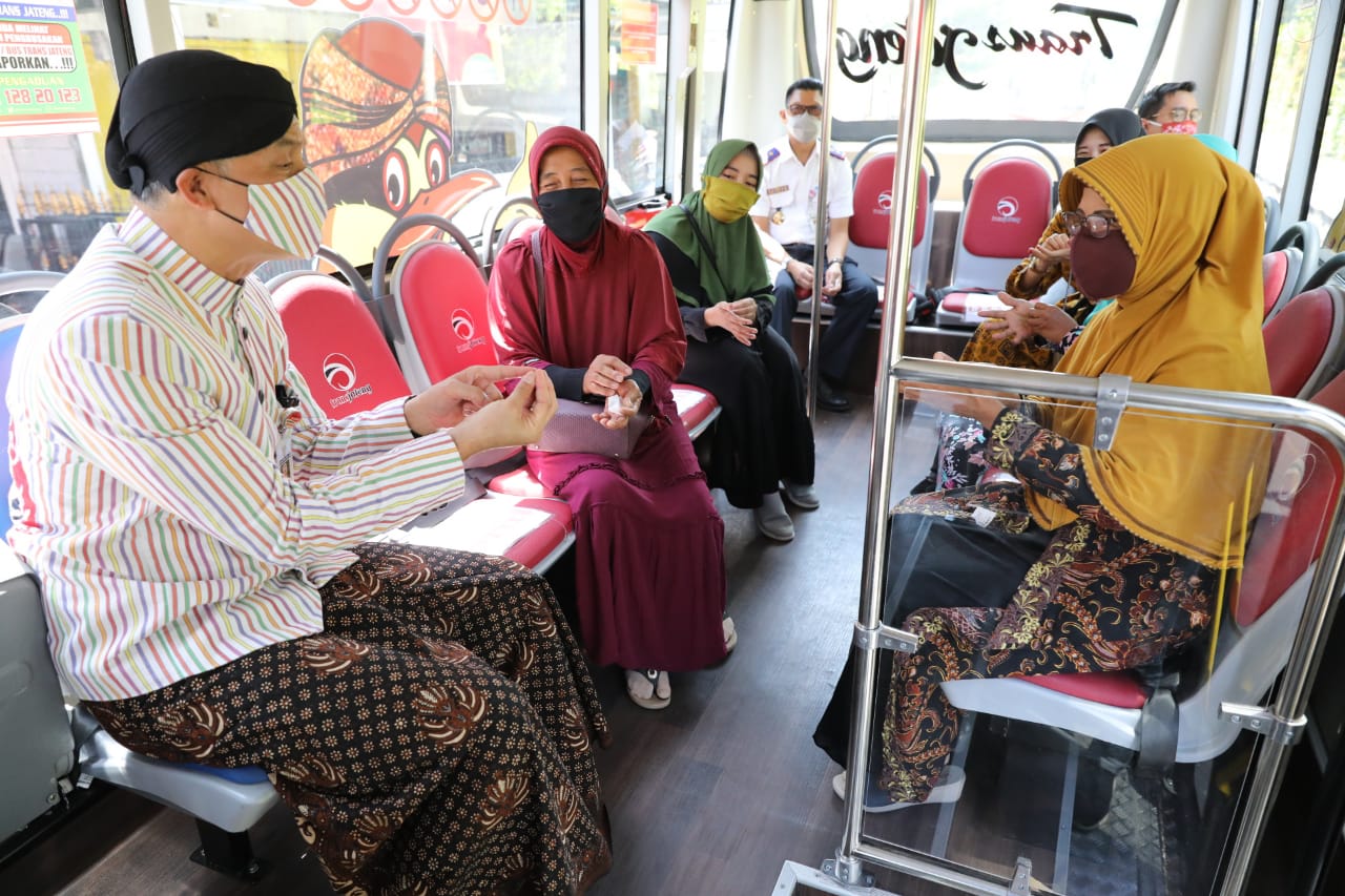Launching Trans Jateng Solo-Sragen, Ganjar : Prioritaskan Pelajar dan Buruh